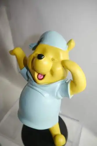 Disney Winnie the Pooh gähnen yawing  classsic  Resin Figur ca. 19cm Rutten