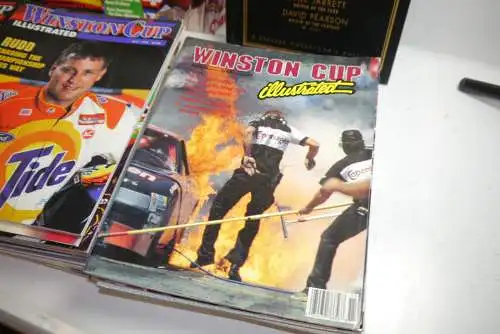 Winston Cup iIllustrated  40 x  Magazine / Bücher englisch  Z : 2 B9