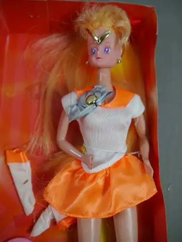 SAILOR MOON  Venus mit Zubehör 30cm Puppe Igel mit OVP K22