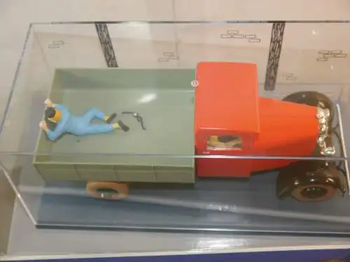 TIM & STRUPPI Tintin roter LKW Modellauto 29949 Moulinsart 1/24 