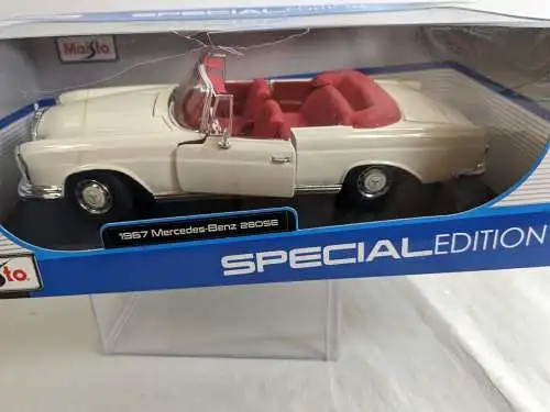 1967 Mercedes Benz 280SE creme   1/18 Special Edition   Maisto  F30