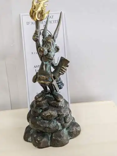 Asterix Bronze  Freiheit erlechtet die Welt ca.23cm PIXI 4126 Lim. 150 Stück