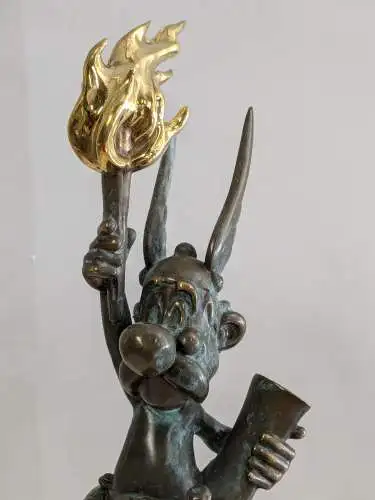 Asterix Bronze  Freiheit erlechtet die Welt ca.23cm PIXI 4126 Lim. 150 Stück