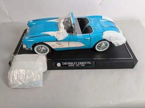 Solido  Chevrolet Corvette Hard-Top 1958 blau / weiß  1/12 in  OVP  F9