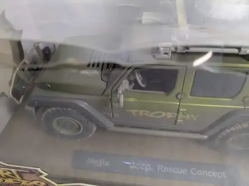 Jeep Rescue Concept Trophy grün 1/18 Dirt Riders  Maisto  F6