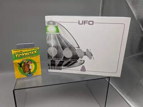 Ufo collectible replica UFO by Gerry Anderson  2I