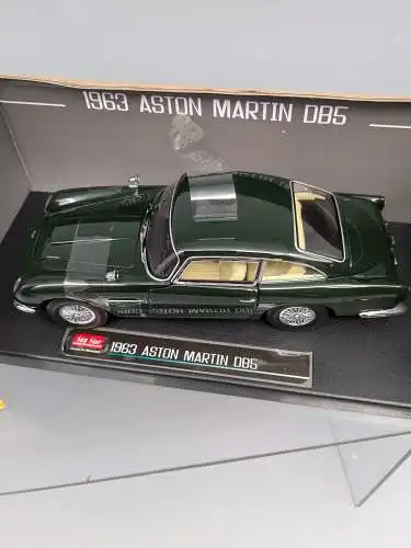 Sun Star   1963 Aston Martin DB5 grün  1/18 in  OVP  F13