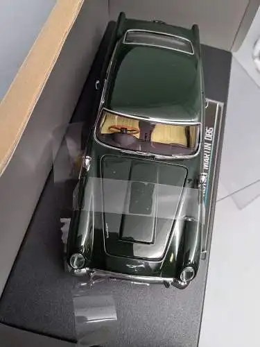 Sun Star   1963 Aston Martin DB5 grün  1/18 in  OVP  F13