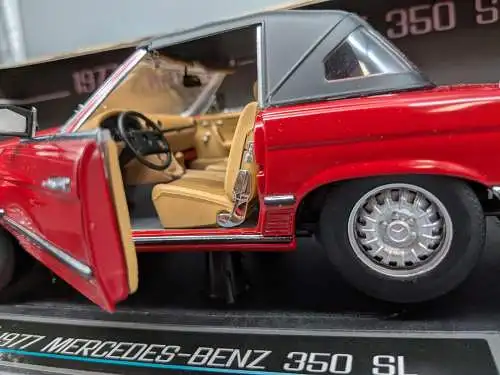 Sun Star 1977 Mercedes Benz 350 SL Rot   1/18 in  OVP  F13