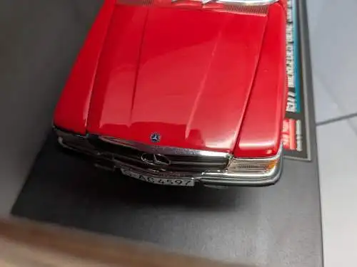 Sun Star 1977 Mercedes Benz 350 SL Rot   1/18 in  OVP  F13