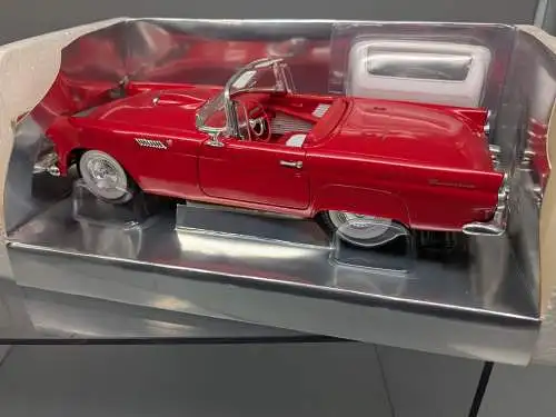 Revell Metal 1955 Ford  Thunderbird Rot  1/18 in  OVP  F12