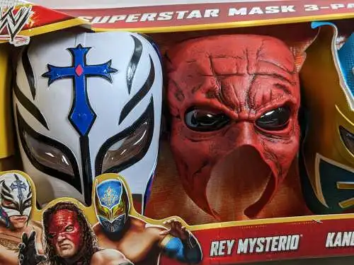 WWE  2013 Superstar Mask 3-Pack Rey Mysterio Kane Sin Cara  Mattel  BML77  F12