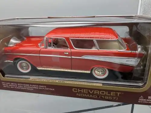 Road Legends Chevrolet Nomad 1957 Rot  1/18 in  OVP  F15
