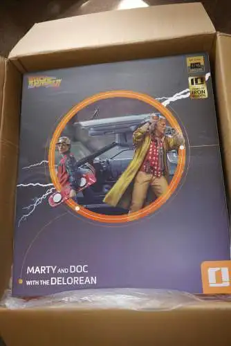 Zurück in die Zukunft II DeLorean Full Set Deluxe 58 cm  Marty & Doc Iron Studio