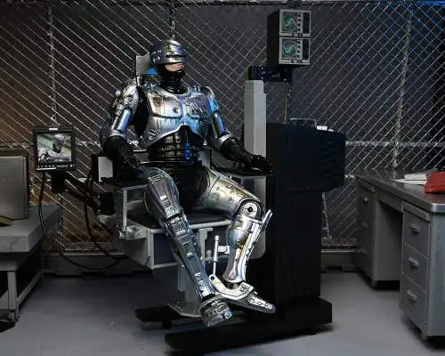 Neca RoboCop  Ultimate Battle Damaged RoboCop with Chair 18 cm OAG