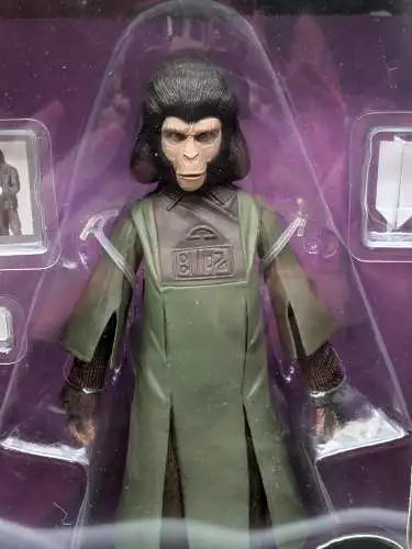 NECA Planet of the Apes Legacy Series 4er Set  Dr. Zaius Ursus Gorilla Zira  2B