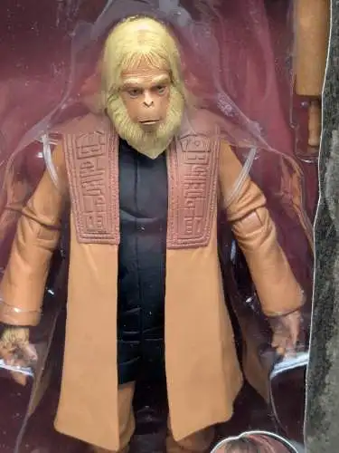 NECA Planet of the Apes Legacy Series 4er Set  Dr. Zaius Ursus Gorilla Zira  2B