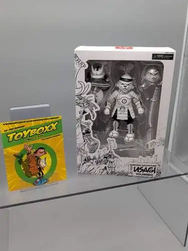 Neca Usagi Yojimbo Samurai Usagi Yojimbo Black & White Figure 18cm  1H