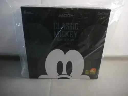 Disney  Mickey Classic Version B&W Version 21 cm4711061151179 Beast Kingdom KBA