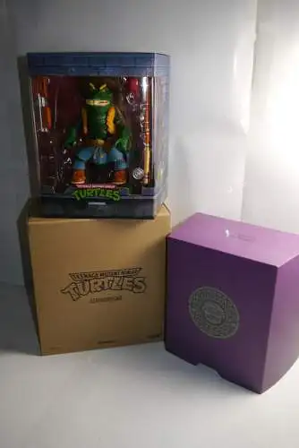 Teenage Mutant Ninja Turtles Ultimates Leatherhead 18cm Super7 OBR