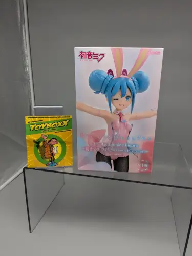 Furyu Hatsune Miku BiCute Bunnies  Wink Pearl Pink Color Ver.  Statue 30 cm  2D