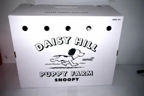 Peanuts Supersize  Snoopy (Newsprint Grayscale) Actionfigur 30 cm Super7