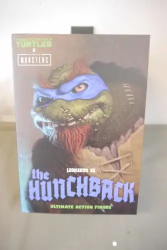 Neca Universal Monsters x TMNT  Ultimate Leonardo as The Hunchback 18 cm  OBO
