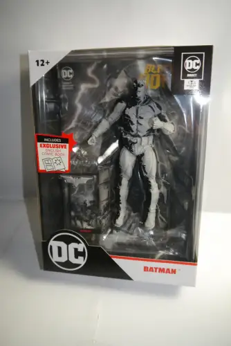 DC Direct Actionfigur & Comic Black Adam Batman Line Art Variant   McFarlane OBM