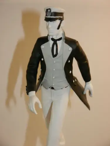 Corto Maltese Figur schwarz / weiß  17cm Moulinsart  