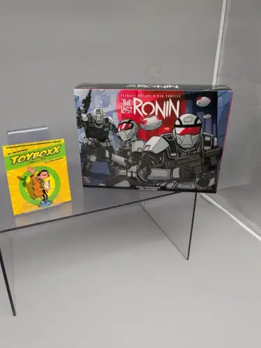 Neca Teenage Mutant Ninja Turtles ( Last Ronin )  Synja Commando with Mousers 2A