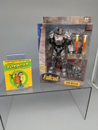 Fallout  Hank MacLean Actionfigur 19 cm McFarlane 1H
