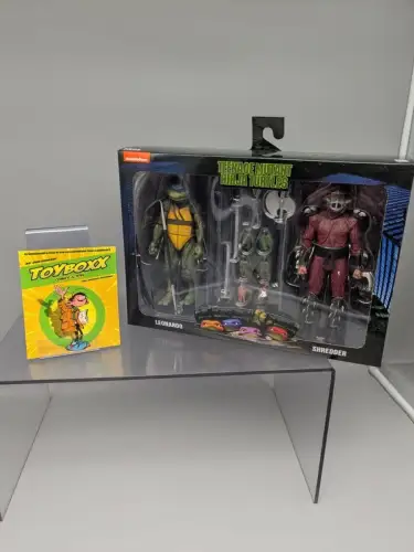 NECA Teenage Mutant Ninja Turtles (1990) Roof Top Battle Shredder vs Leo 18cm 1J