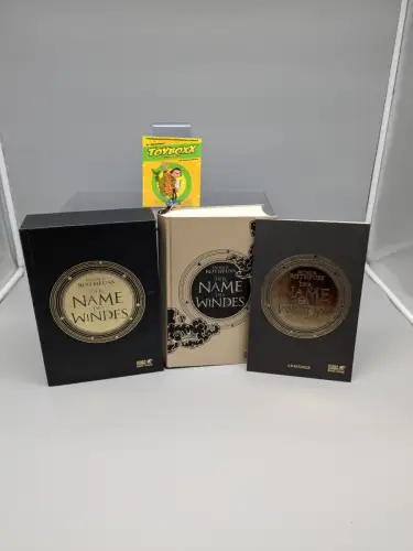 Der Name des Windes Die Königsmörder-Chronik Luxusausgabe  im Schuber  Z: 1- B5