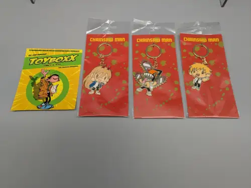 Chainsaw Man  3 x Metall Schlüsselanhänger Neu K2