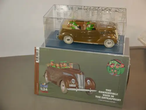 TIM & STRUPPI Tintin  Ford convertible 1937 Modellauto 29950 Moulinsart 1/24