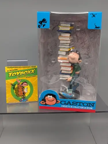 Gaston trägt den Bücherstapel Kunstharz Figur Statue Collectoys 23cm