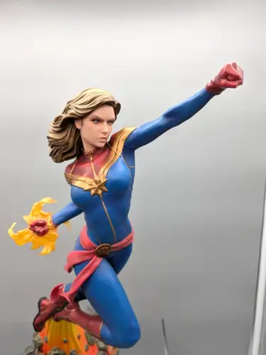 Sideshow Captain Marvel Avengers Statue 1/5 lim./2000 #200573