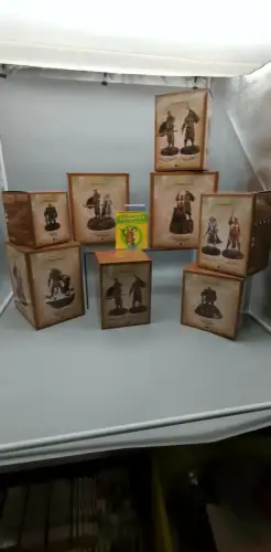 Welt von Aquilon Resin Figuren zur Auswahl Attakus