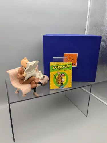 Tintin TIM & STRUPPI sitzend auf einer Bank  2001  Moulinsart 45917 lim. mit Box