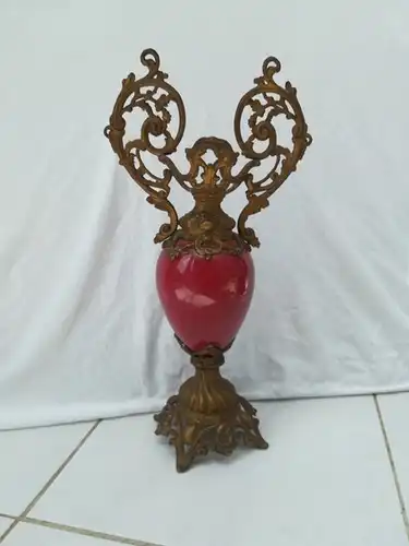 Deko. Keramik (rotfarbig) und Metall. 