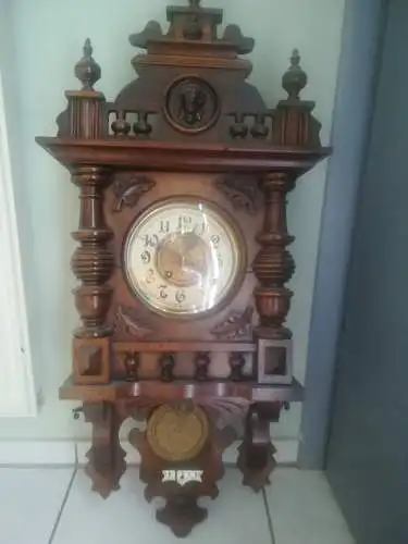 Wanduhr, holz, aufdrehbar