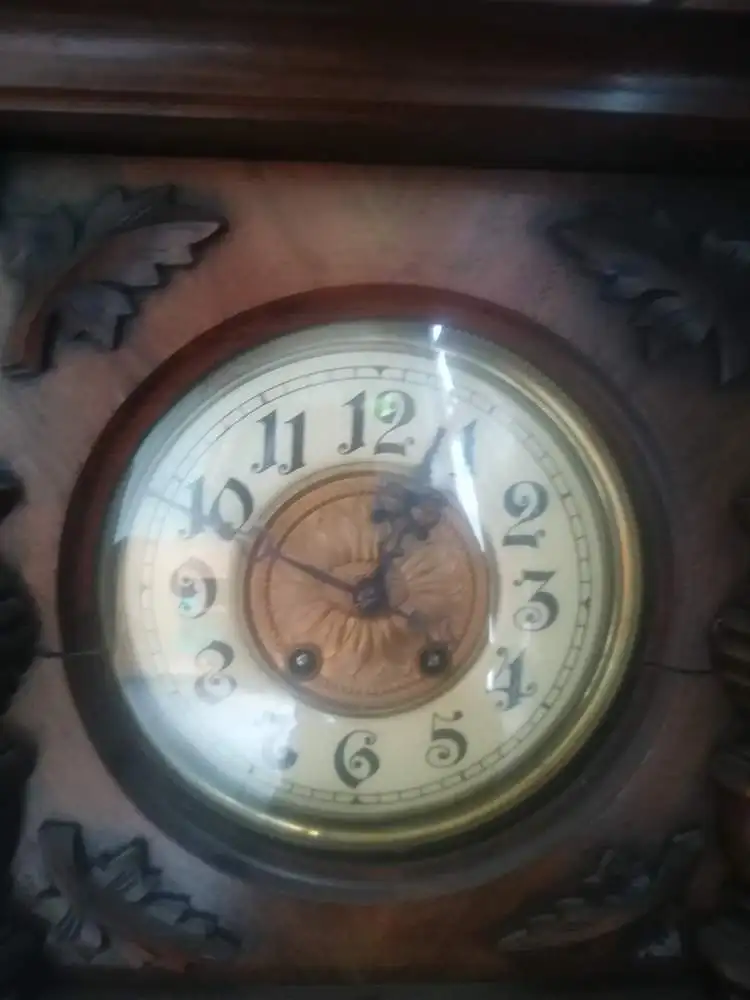 Wanduhr, holz, aufdrehbar 1