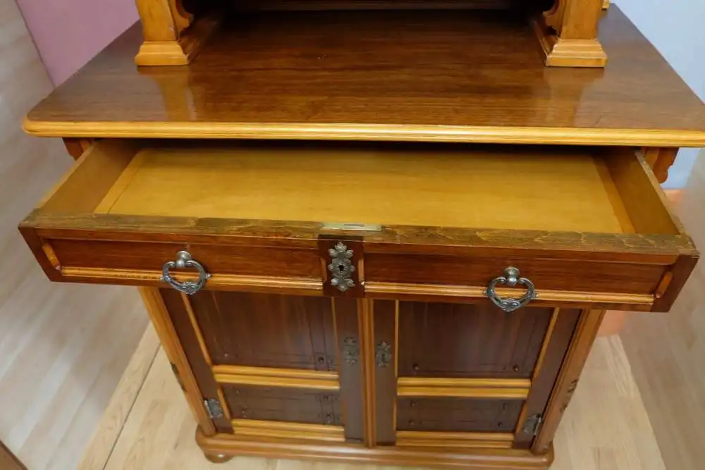 Vertiko mit Aufsatz 4