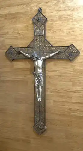 Kreuz mit Herrgott