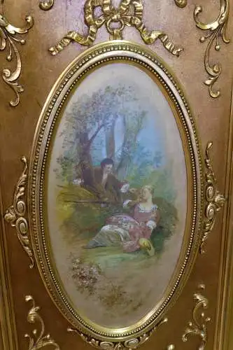 wunderschöner Prunkschrank mit originalen Gemälden an den Schranktüren