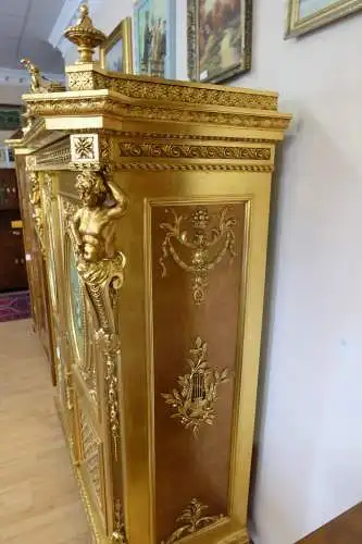 wunderschöner Prunkschrank mit originalen Gemälden an den Schranktüren