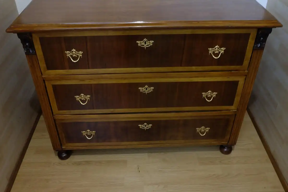 restaurierte Kommode 1