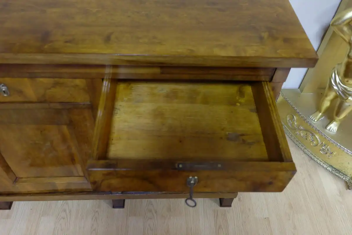 wunderschöne Anrichte 3