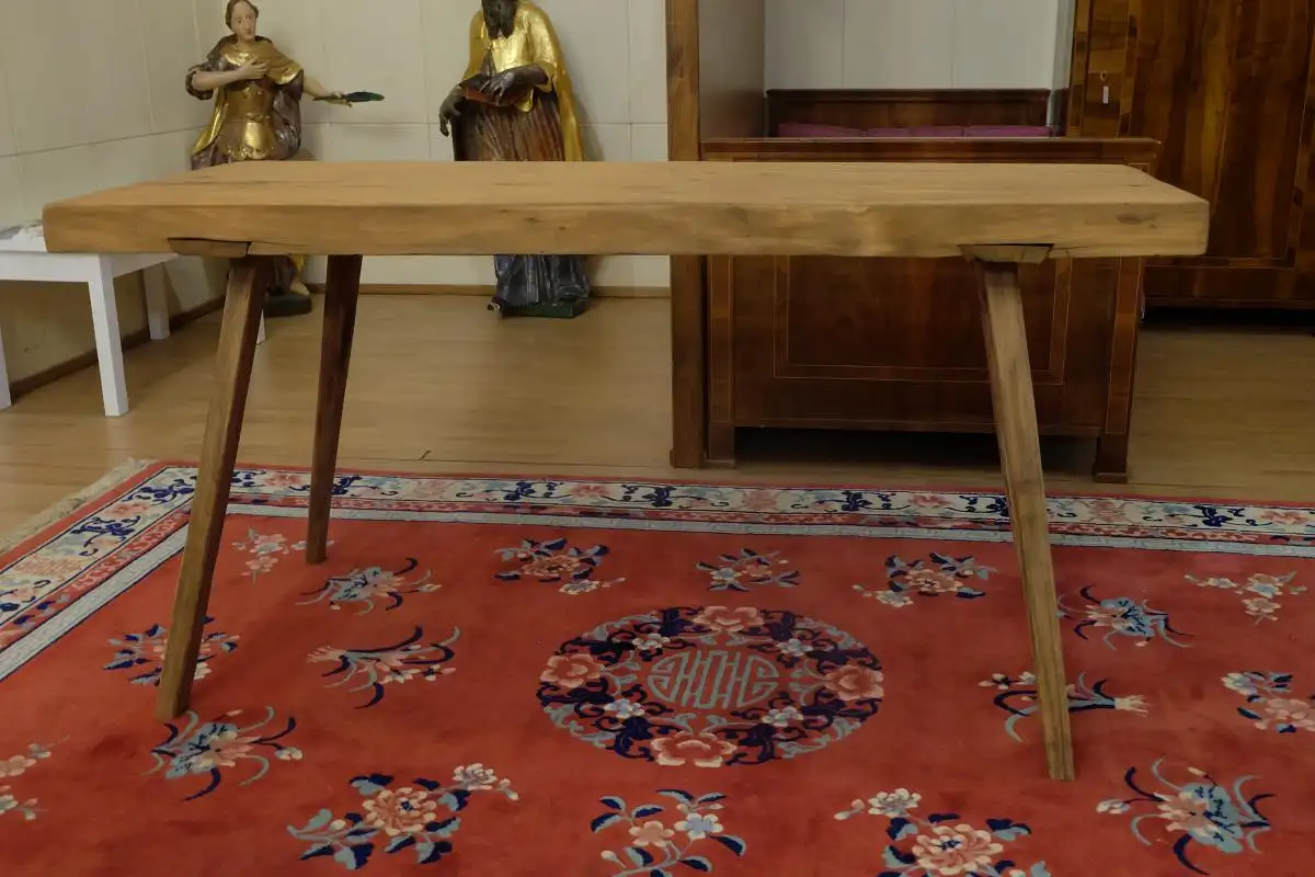 restaurierter Hacktisch 0