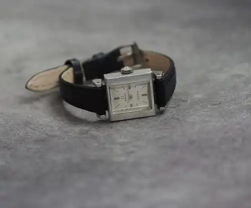 Schweizer Damen Armbanduhr OMEGA  -  1970er, cal.485